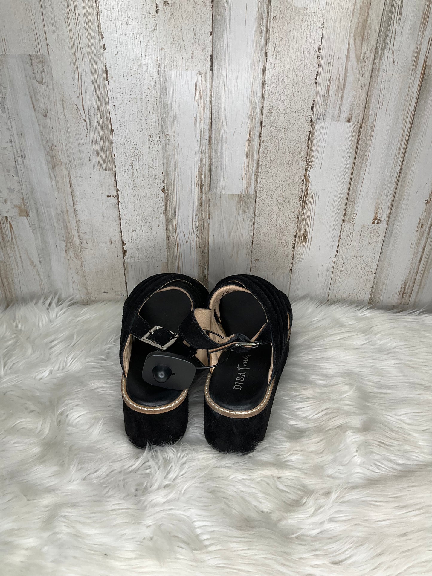 Sandals Flats By Diba Size: 7