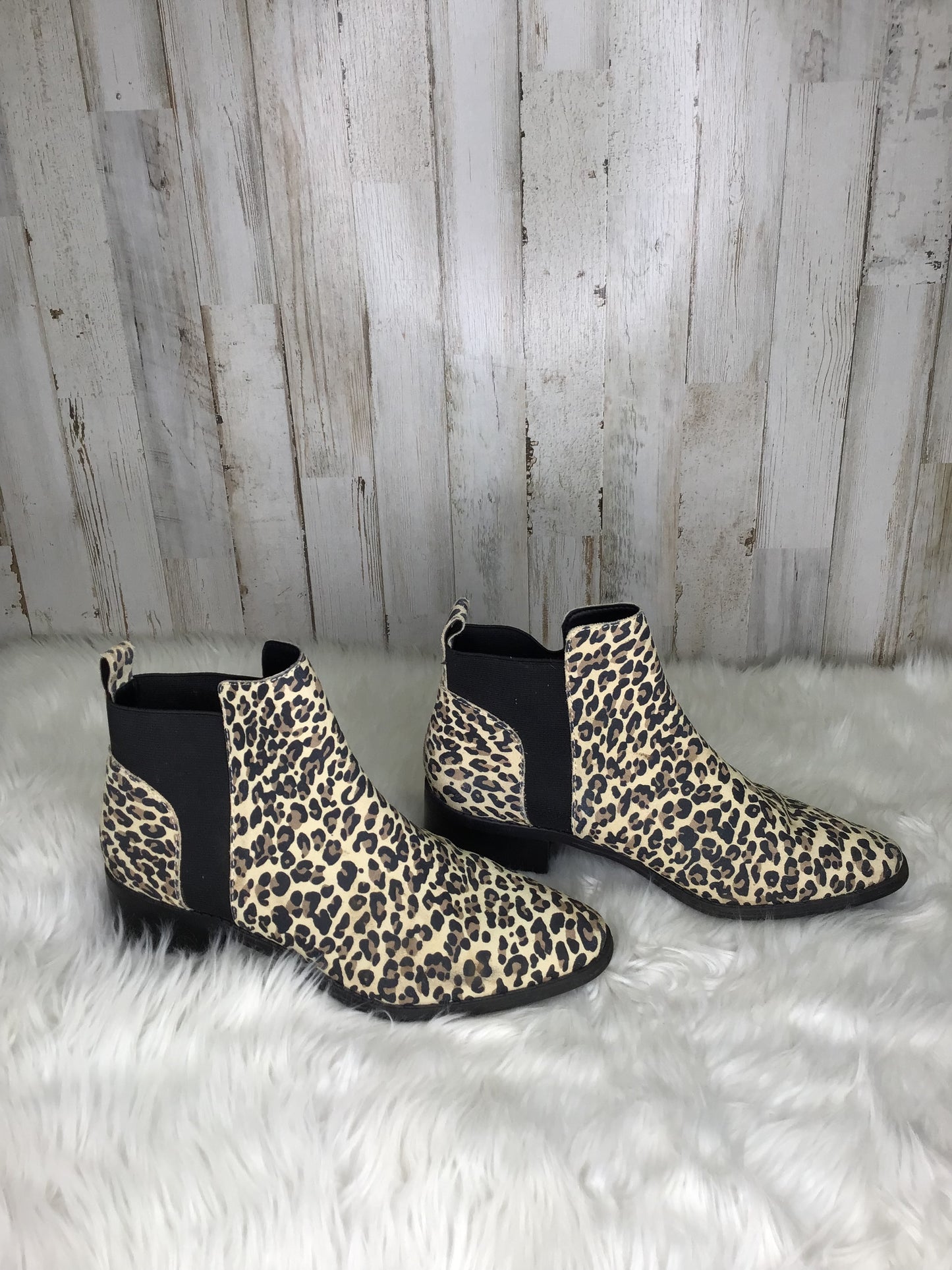 Boots Ankle Flats By Dolce Vita Size: 9.5