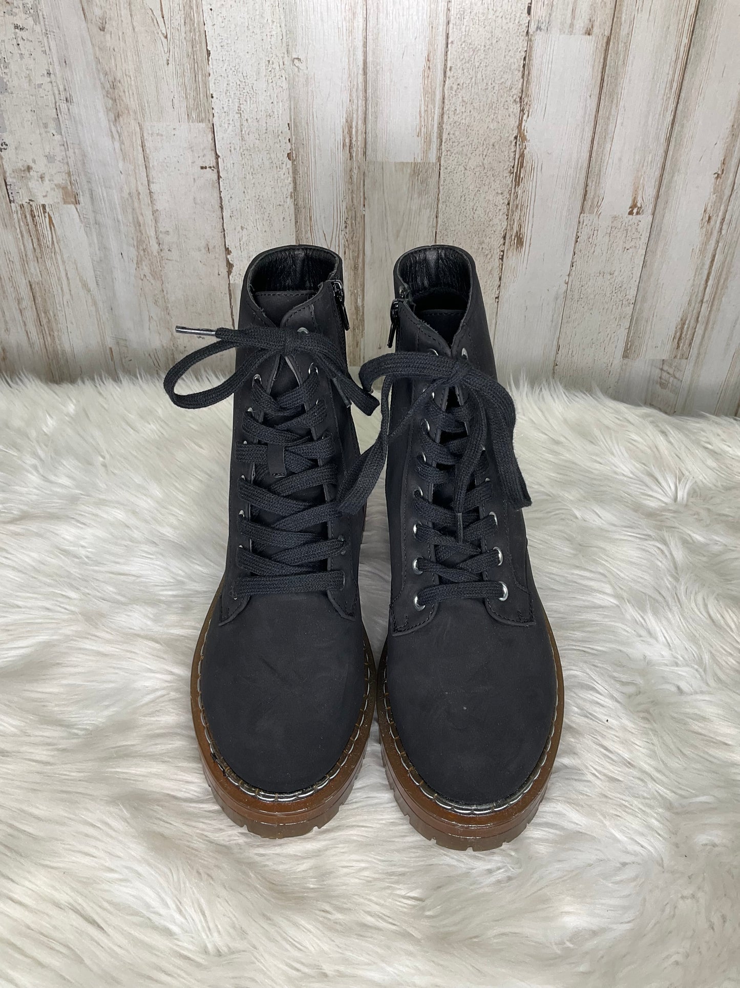 Boots Ankle Flats By True Craft Size: 7