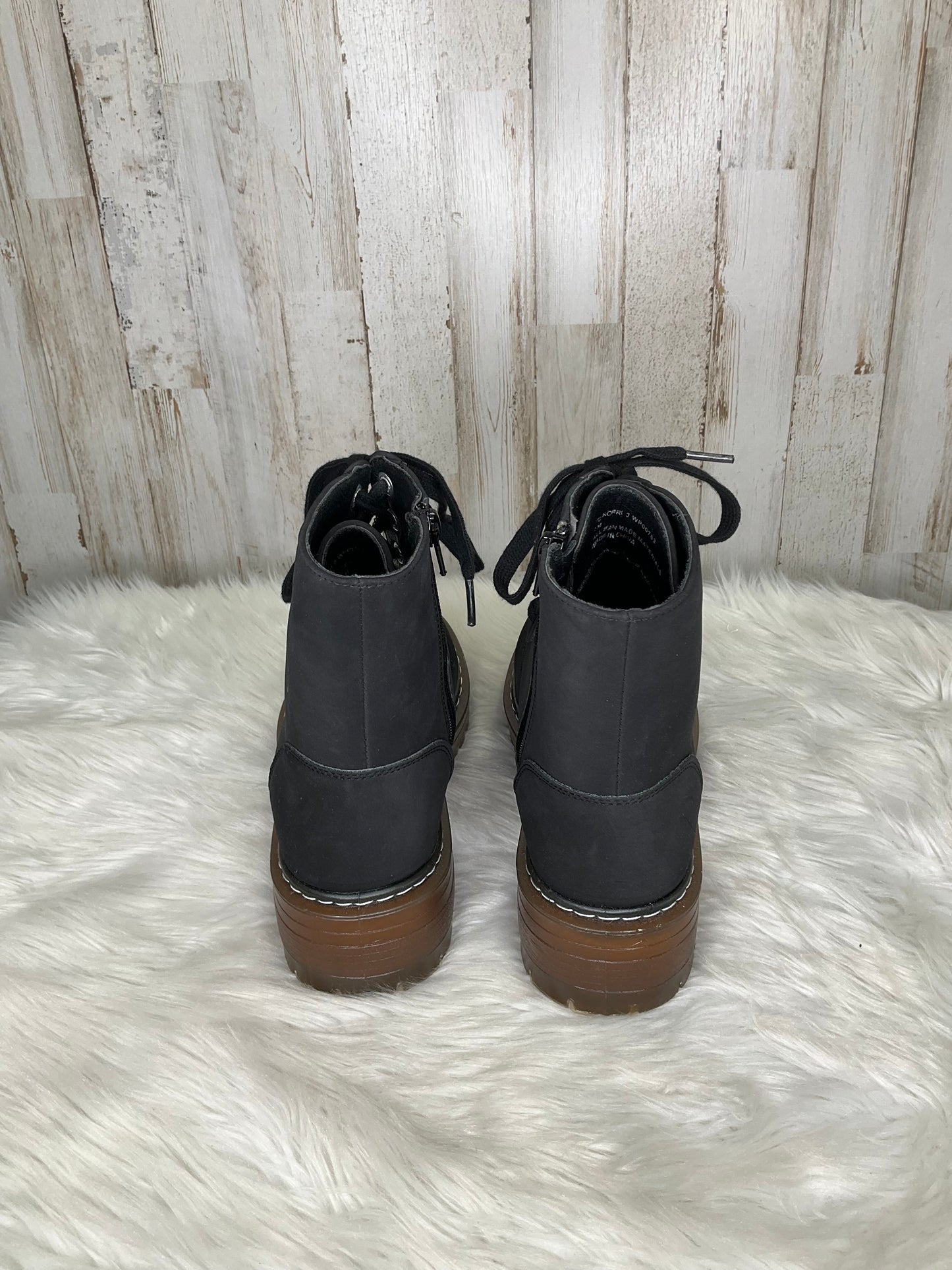 Boots Ankle Flats By True Craft Size: 7