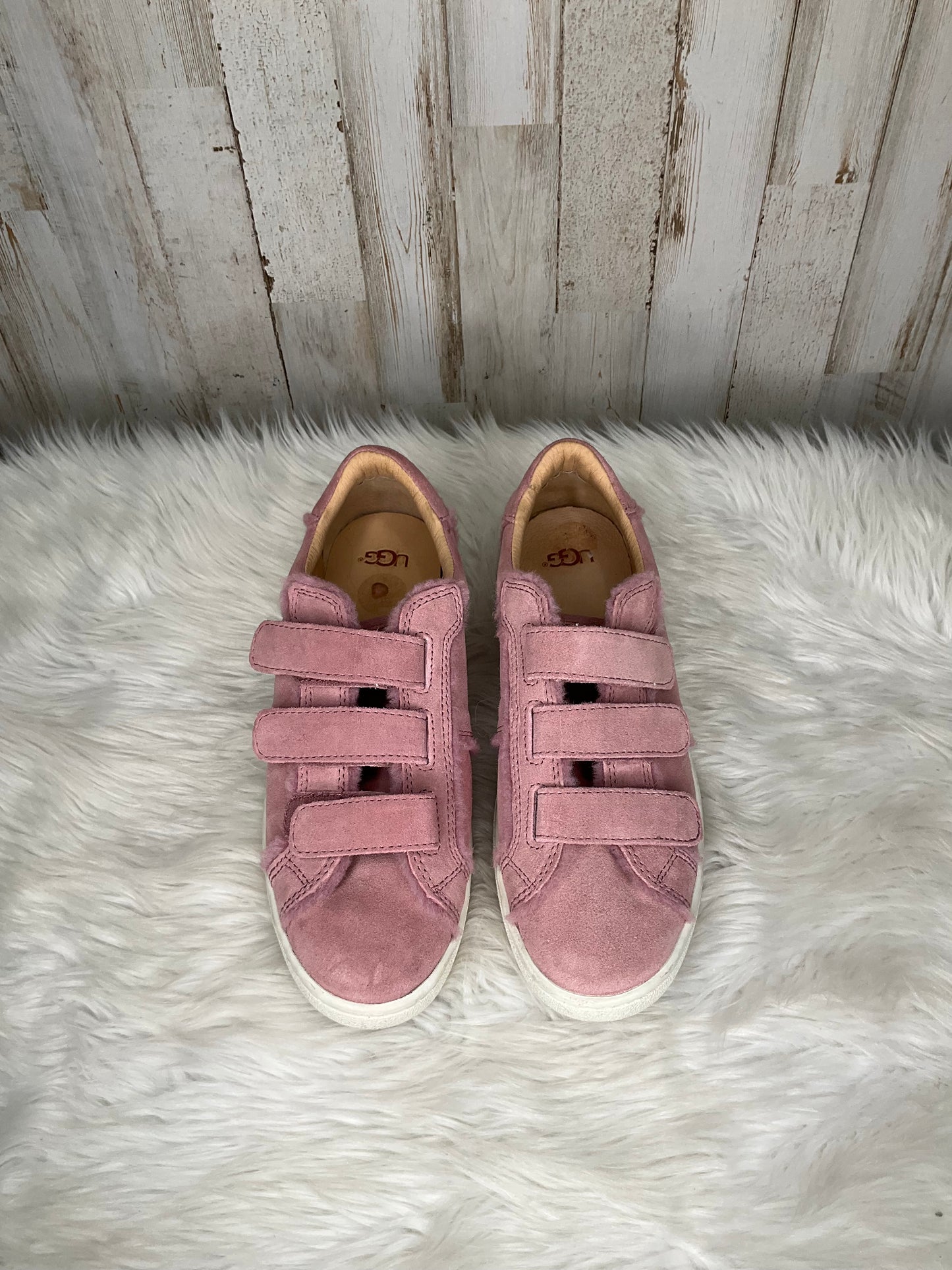 Shoes Sneakers By Ugg Size: 8