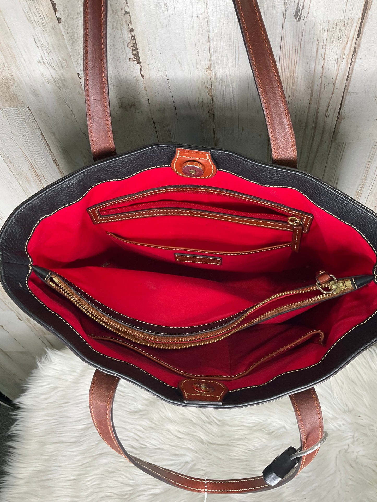 Handbag Leather By Dooney And Bourke  Size: Medium