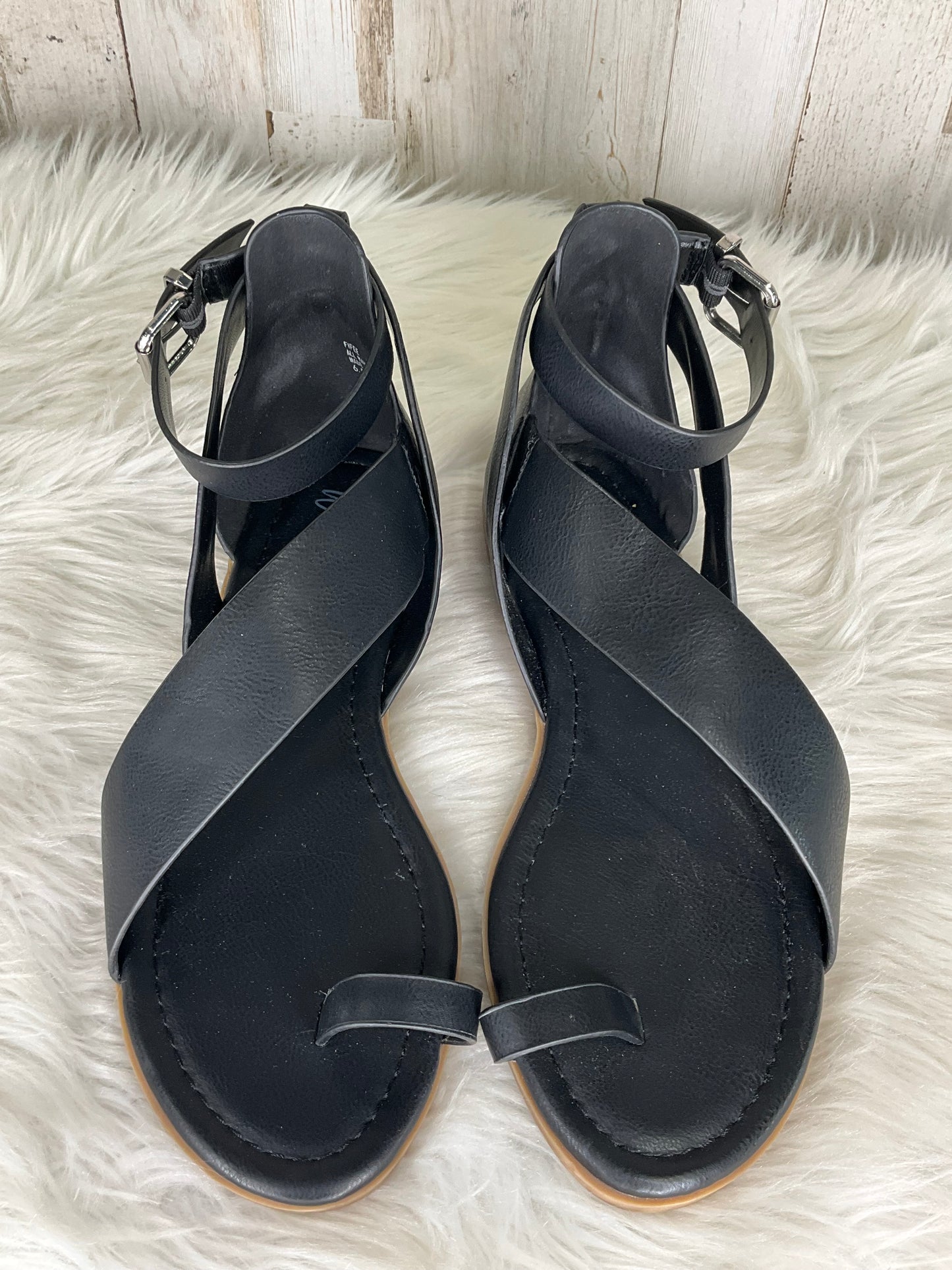 Sandals Flats By Wonderly  Size: 6.5