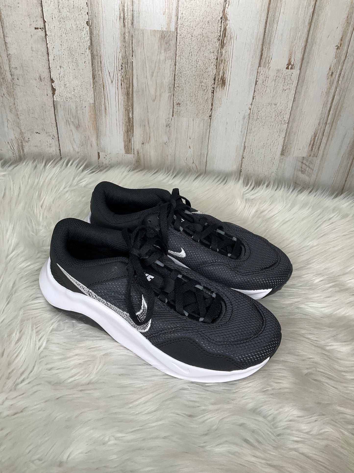 Shoes Athletic By Nike  Size: 5