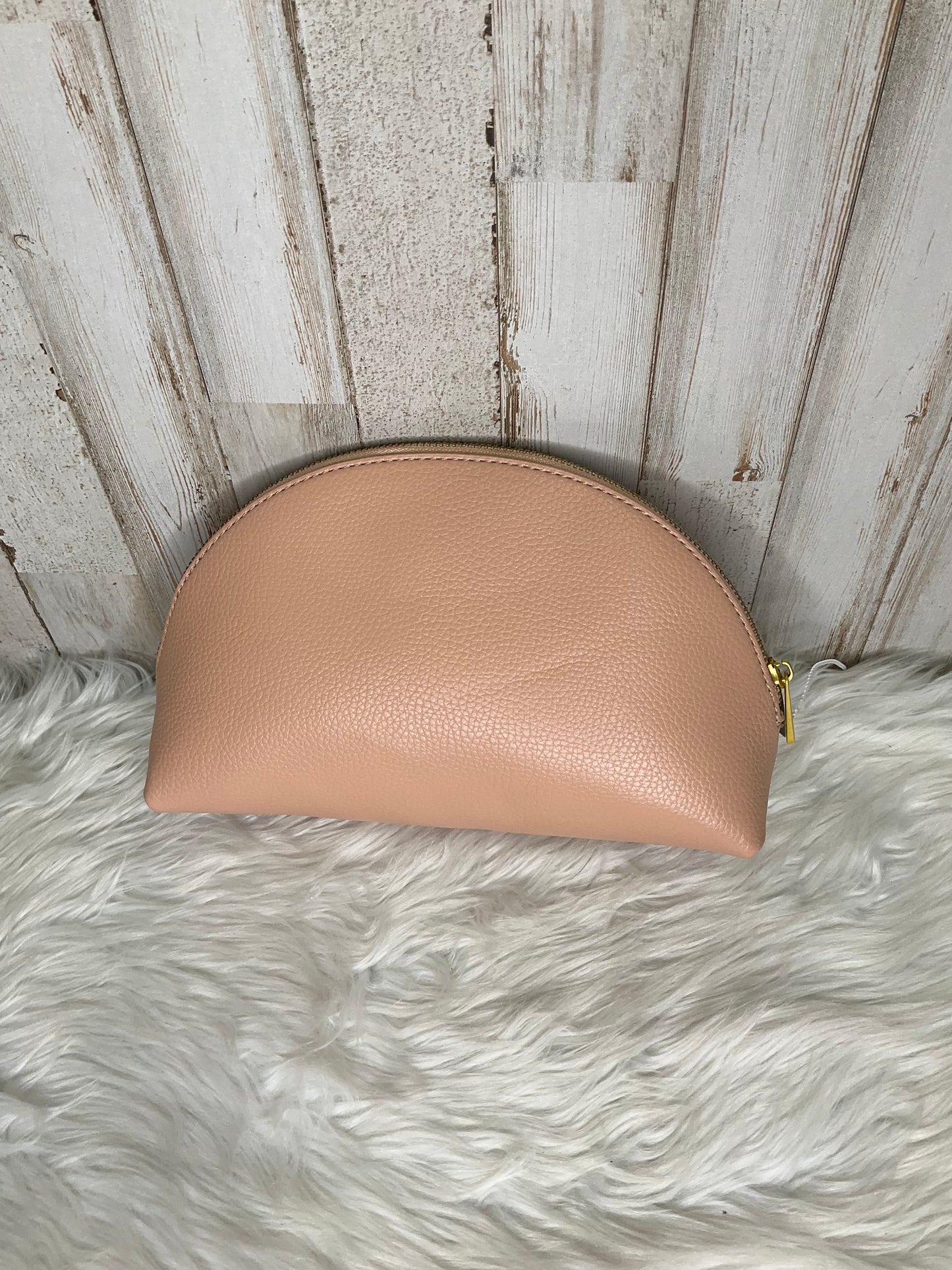 Makeup Bag By Clothes Mentor  Size: Medium