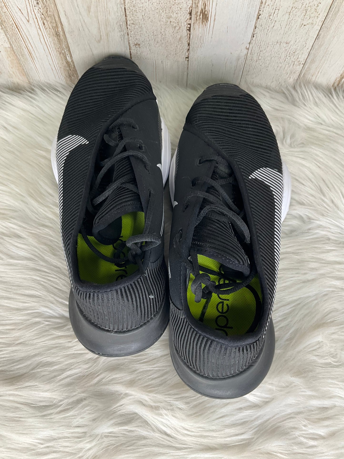 Shoes Athletic By Nike  Size: 7.5