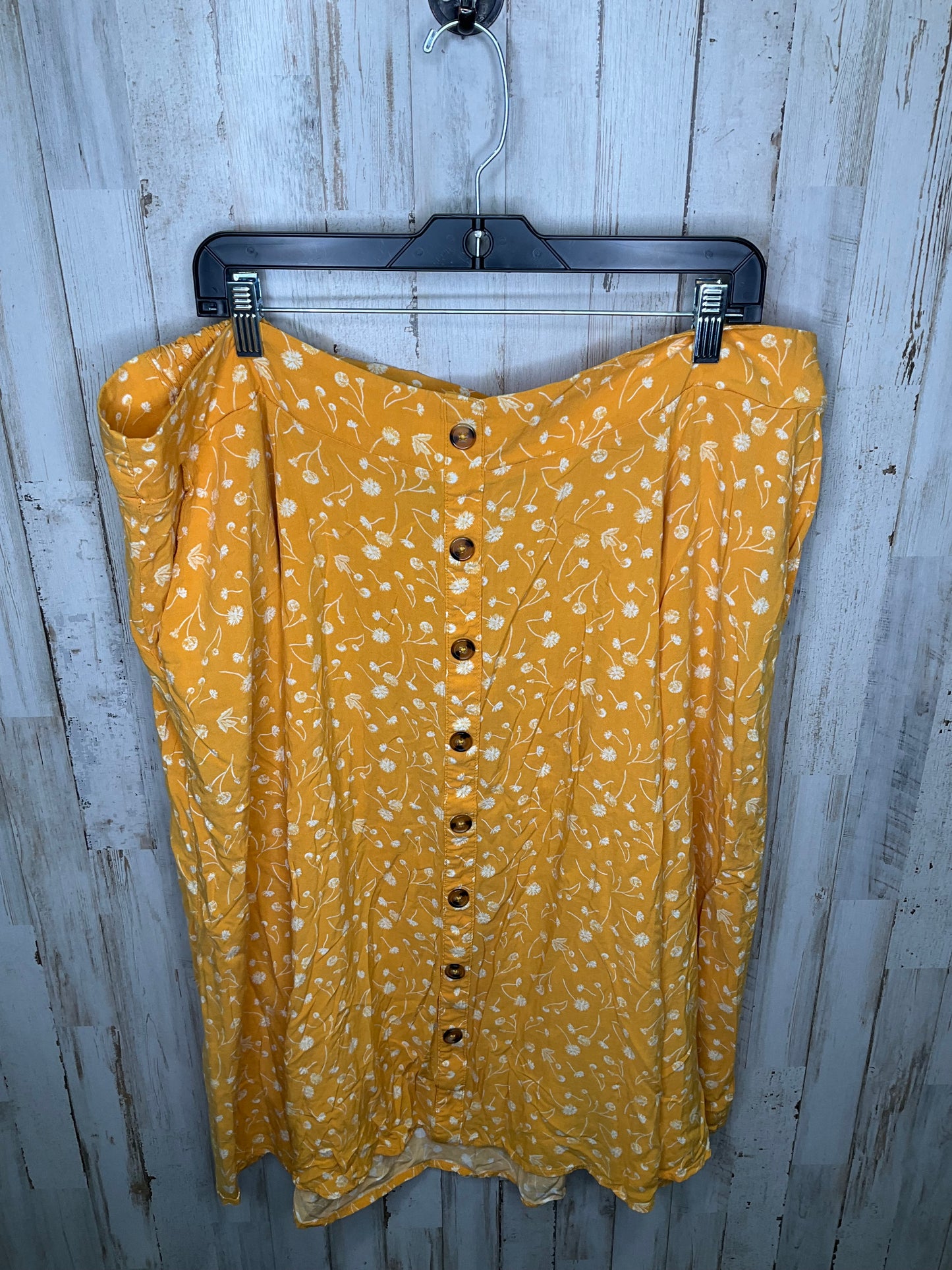 Yellow Skirt Midi Torrid, Size 3x