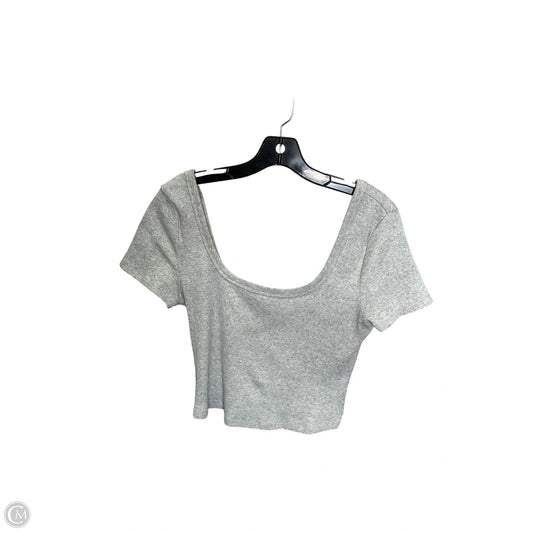 Top Short Sleeve By Universal Thread In Grey, Size: M