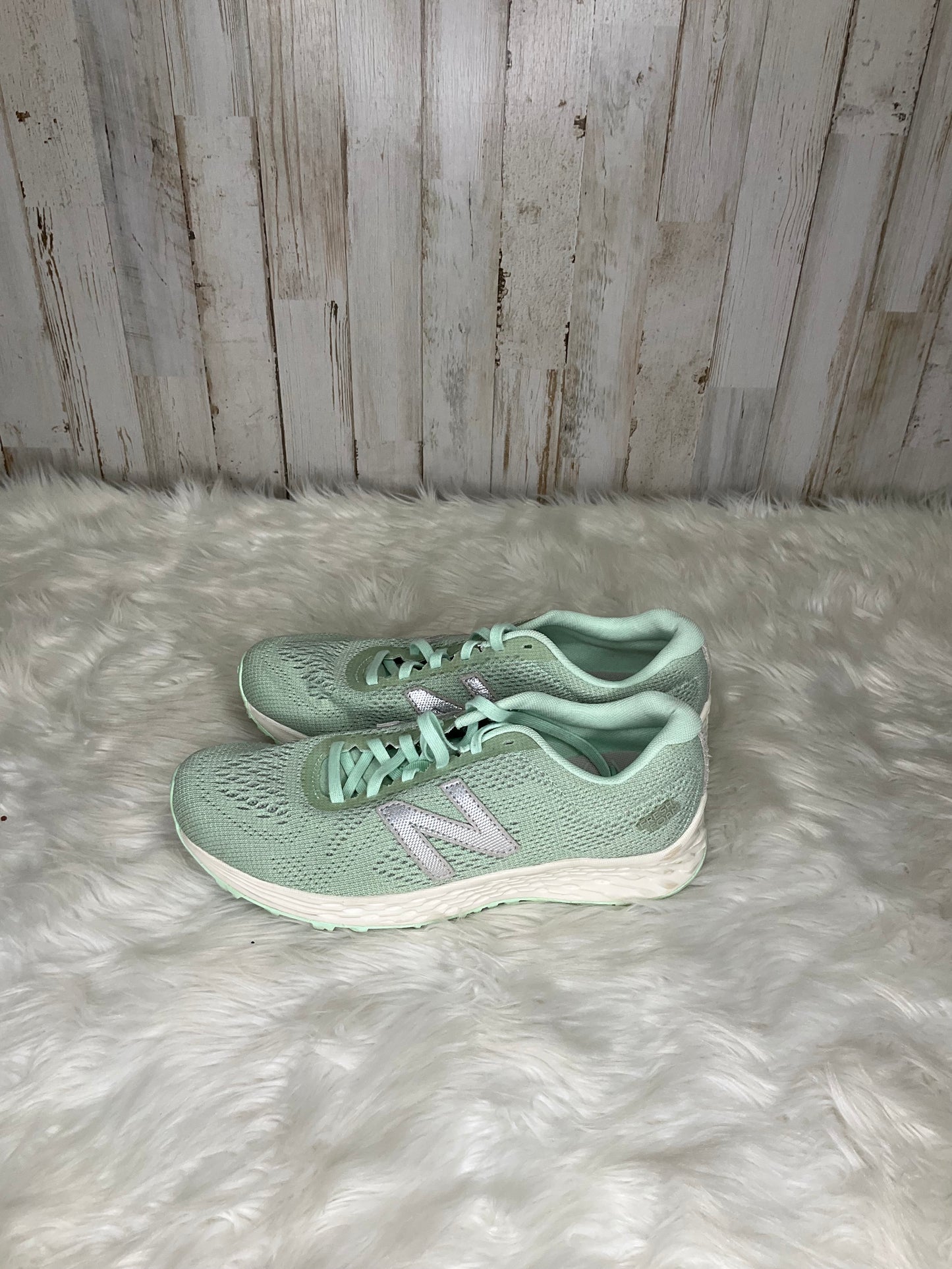 Shoes Athletic By New Balance  Size: 9.5