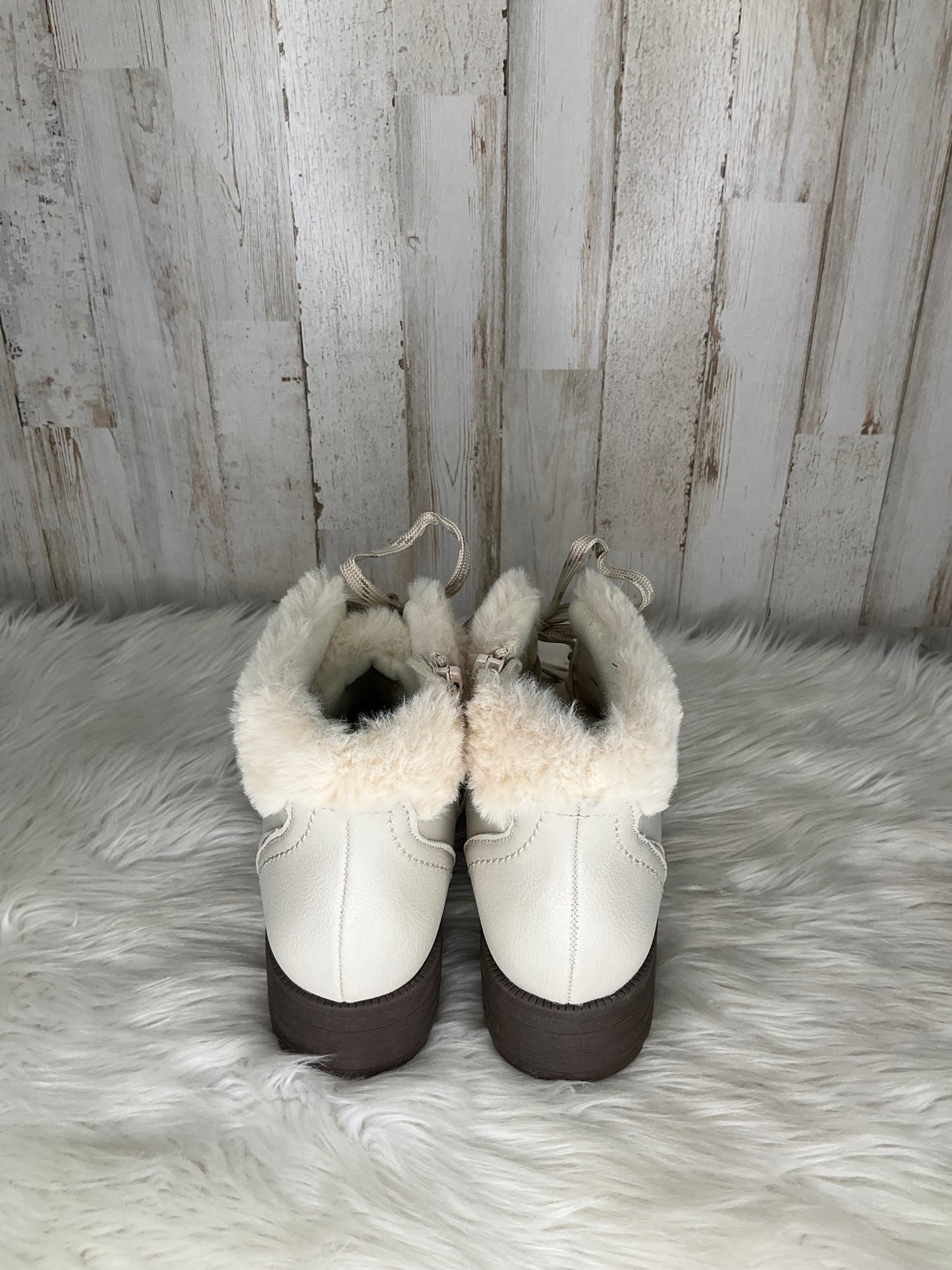 White Boots Ankle Heels Earth, Size 6.5