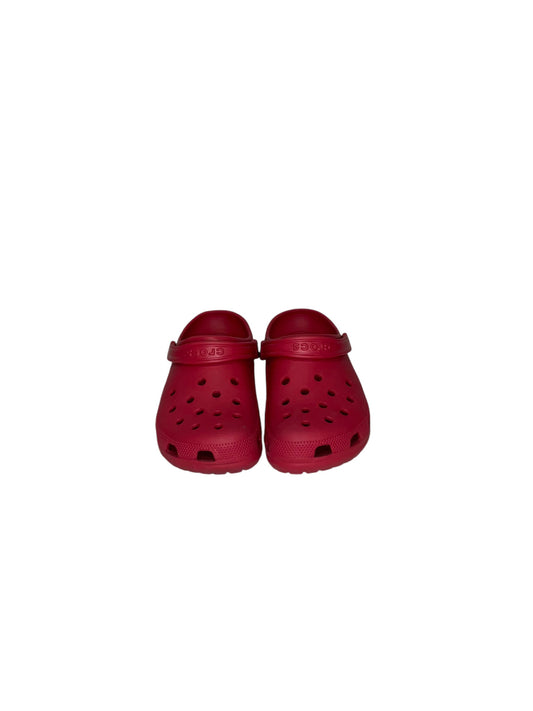 Shoes Flats By Crocs In Red, Size: 11