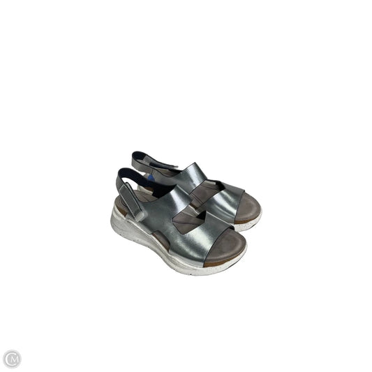 Sandals Heels Wedge By Clothes Mentor In Silver, Size: 6.5