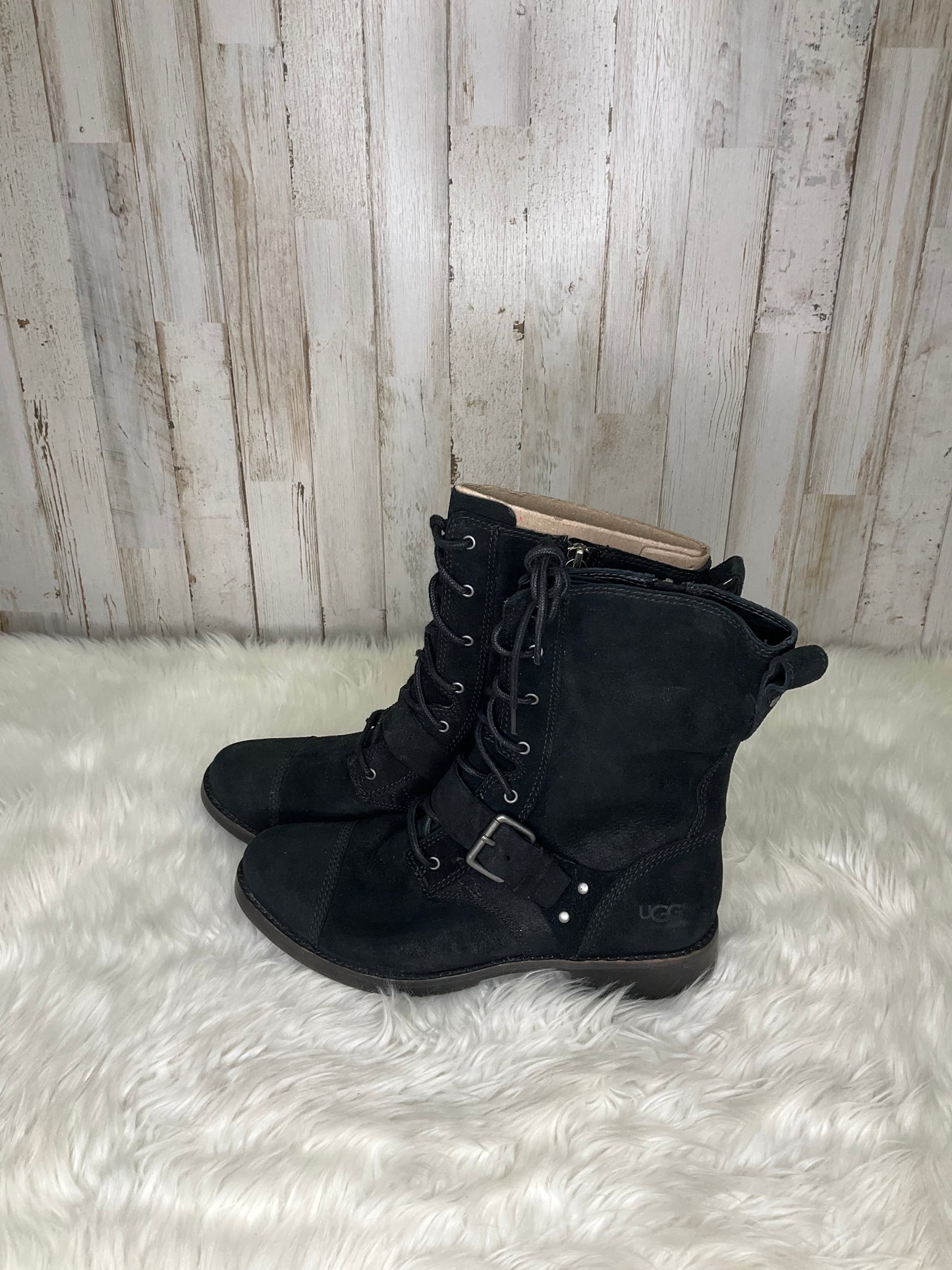 Boots Combat By Ugg  Size: 9