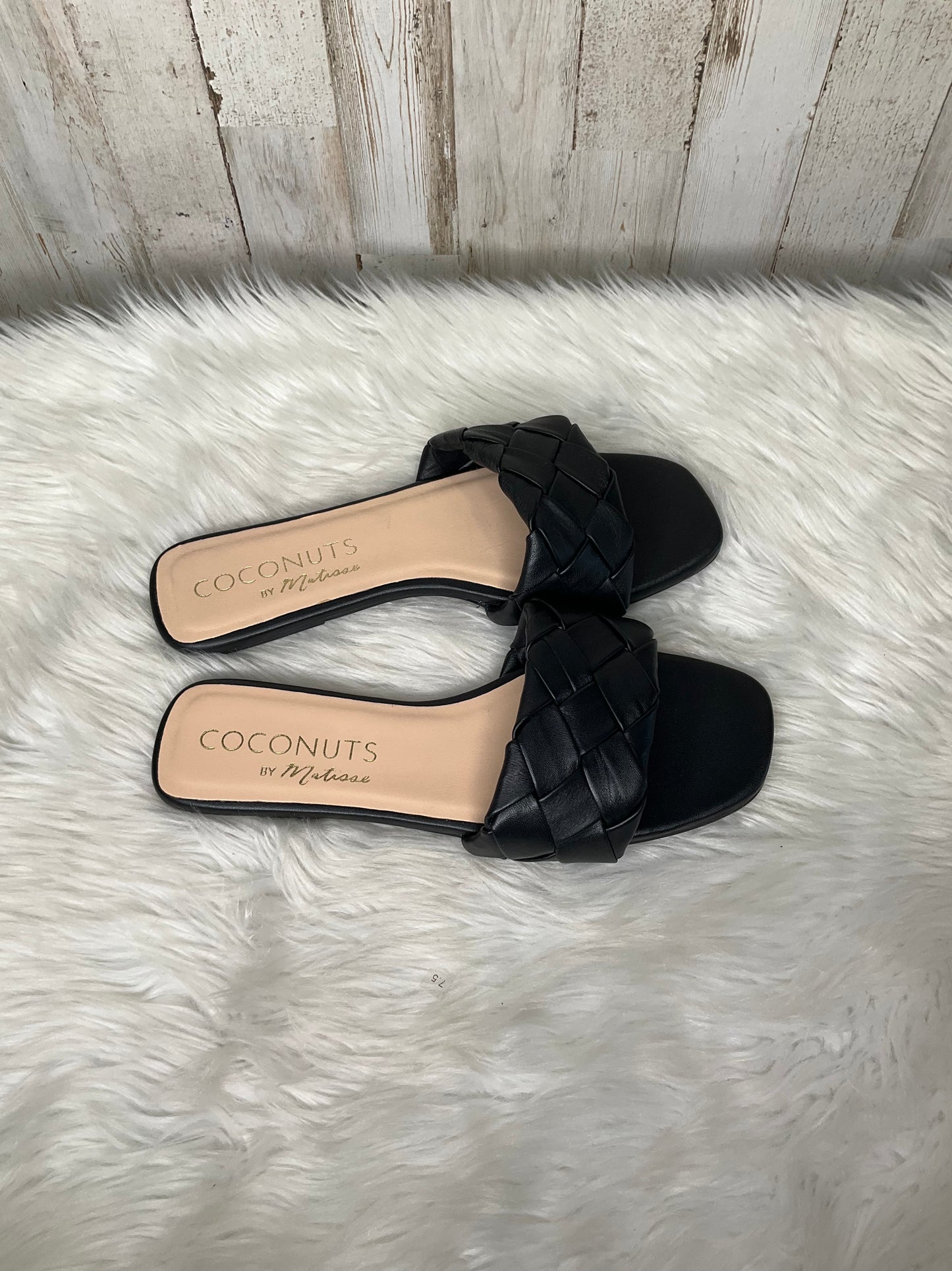 Sandals Flats By Coconuts  Size: 7
